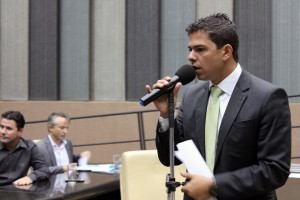 Fredim defende a realização de audiência pública sobre o tema.